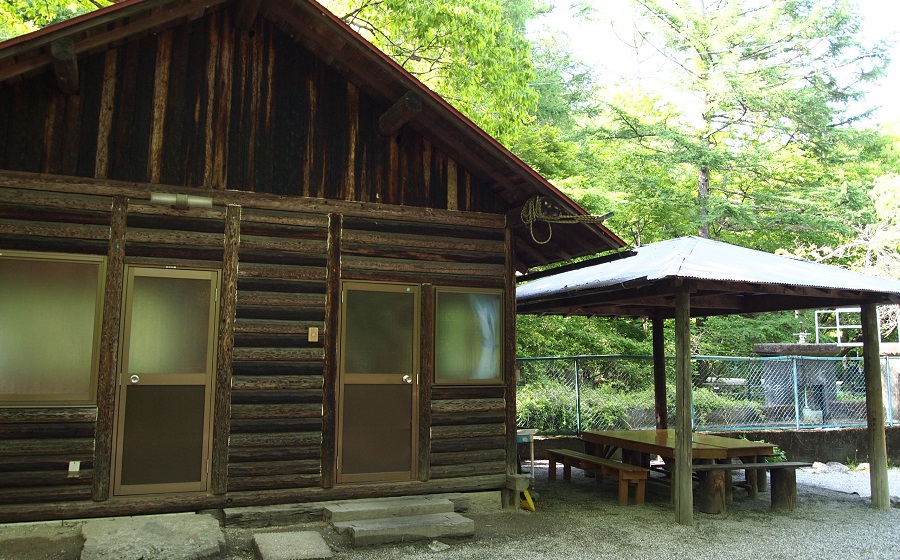 篠沢大滝キャンプ場美駒ハウス2